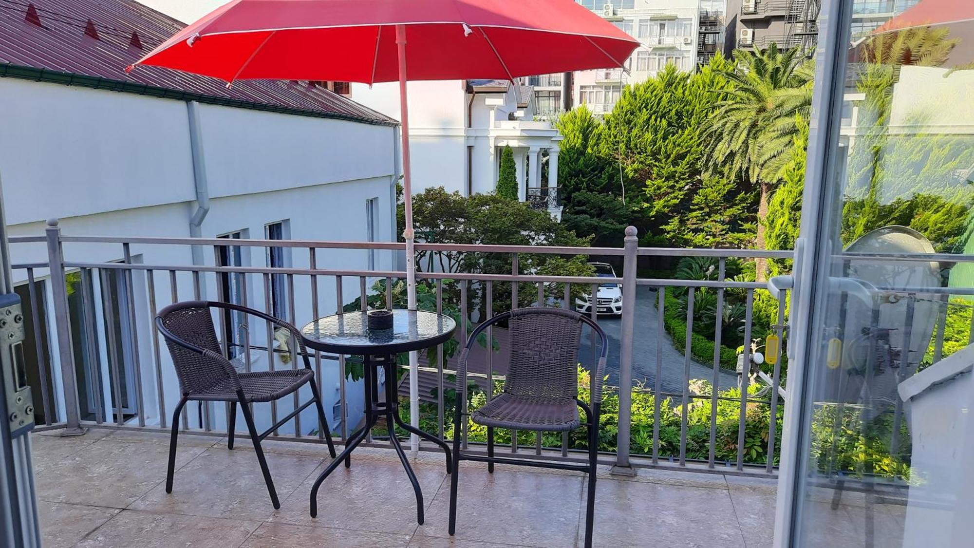 Guesthouse Next To Beach 巴统 外观 照片